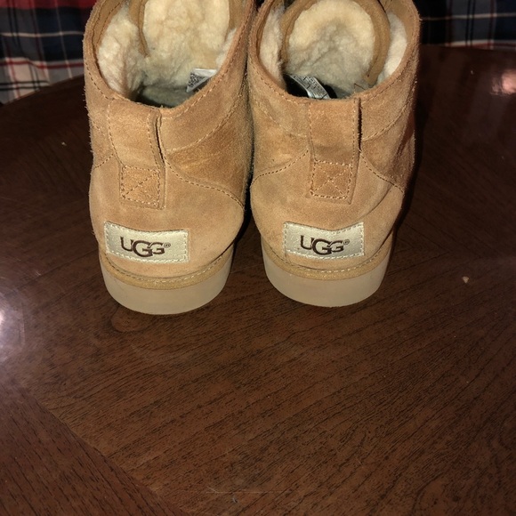 Chestnut lace up uggs - Picture 4 of 5